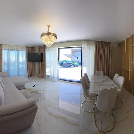 Διαμέρισμα Penthouse Rico *